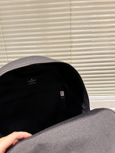 Load image into Gallery viewer, MBG057 Takeoff Backpack / 11.8 x 16.9 x 5.5 inches
