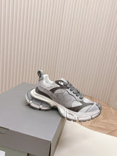 Load image into Gallery viewer, SE1298 BALENCIAGA 3xl Sneaker / Size5-10

