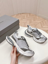 Load image into Gallery viewer, SE1298 BALENCIAGA 3xl Sneaker / Size5-10
