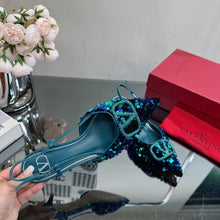 Load image into Gallery viewer, SE1067 VLogo Signature Calfskin Slingback Pump /  Size5-11
