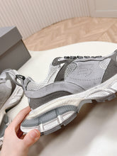 Load image into Gallery viewer, SE1298 BALENCIAGA 3xl Sneaker / Size5-10
