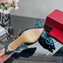 Load image into Gallery viewer, SE1067 VLogo Signature Calfskin Slingback Pump /  Size5-11
