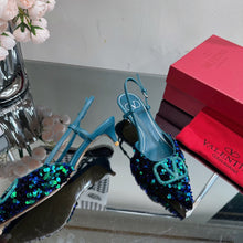 Load image into Gallery viewer, SE1067 VLogo Signature Calfskin Slingback Pump /  Size5-11
