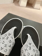Load image into Gallery viewer, SE1343 CC Thongs / Size4-11
