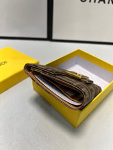Load image into Gallery viewer, FF269 FF Diamonds Wallet / 4.3x3.9x1.5inch
