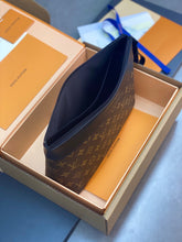 Load image into Gallery viewer, MBG058 Pochette Voyage Souple / HIGHEST QUALITY VERSION / 12.6 x 8.3 x 3.1 inches
