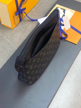 Load image into Gallery viewer, MBG058 Pochette Voyage Souple / HIGHEST QUALITY VERSION / 12.6 x 8.3 x 3.1 inches
