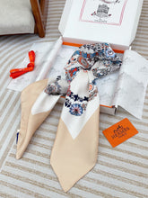 Load image into Gallery viewer, CLTH444 H Palonniers Scarf / 35.4 x 35.4in

