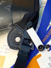 Load image into Gallery viewer, MBG058 Pochette Voyage Souple / HIGHEST QUALITY VERSION / 12.6 x 8.3 x 3.1 inches
