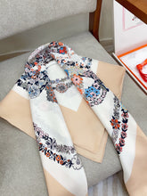 Load image into Gallery viewer, CLTH444 H Palonniers Scarf / 35.4 x 35.4in
