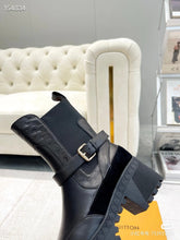 Load image into Gallery viewer, SE1486 LB Laureate Platform Chelsea Boot / Size5-11
