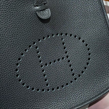 Load image into Gallery viewer, HM200 Hermes Evelyne 23 / HIGHEST QUALITY VERSION / 23 cm
