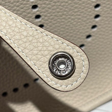 Load image into Gallery viewer, HM201 Hermes Evelyne 23 / HIGHEST QUALITY VERSION / 23 cm
