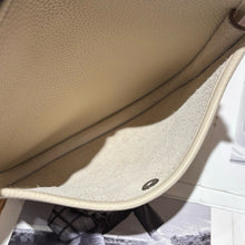 Load image into Gallery viewer, HM201 Hermes Evelyne 23 / HIGHEST QUALITY VERSION / 23 cm

