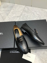 Load image into Gallery viewer, SE1542 CC Moccasins / Size5-10
