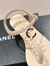 Load image into Gallery viewer, SE1344 CC Sandals / Size4-11
