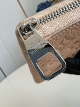 Load image into Gallery viewer, LB1249 Zippy Wallet Horizontal / 8.3 x 1 x 3.9 inches / HIGHEST QUALITY VERSION
