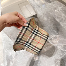 Load image into Gallery viewer, JW984 Burberry Hats
