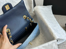 Load image into Gallery viewer, CC983 Mini Classic Handbag / 4.7 × 7.8 × 2.3 in
