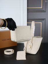 Load image into Gallery viewer, LB1515 LV All In Bucket Bag / 17 x 18 cm
