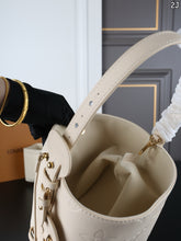 Load image into Gallery viewer, LB1515 LV All In Bucket Bag / 17 x 18 cm

