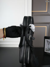 Load image into Gallery viewer, PD394 PRADA Saffiano Leather Briefcase / 38 x 29 cm
