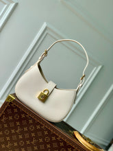 Load image into Gallery viewer, LB1516 LV Low Key Shoulder Bag / HIGHEST QUALITY VERSION / 26 x 18 x 7 cm

