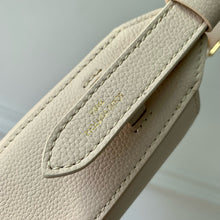 Load image into Gallery viewer, LB1516 LV Low Key Shoulder Bag / HIGHEST QUALITY VERSION / 26 x 18 x 7 cm
