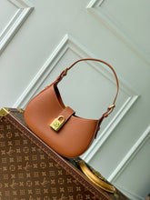 Load image into Gallery viewer, LB1517 LV Low Key Shoulder Bag / HIGHEST QUALITY VERSION / 26 x 18 x 7 cm
