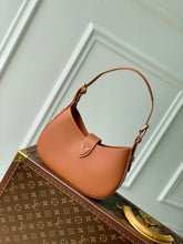 Load image into Gallery viewer, LB1517 LV Low Key Shoulder Bag / HIGHEST QUALITY VERSION / 26 x 18 x 7 cm

