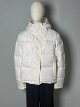 Load image into Gallery viewer, CLTH477 Fendi Short Down Jackets
