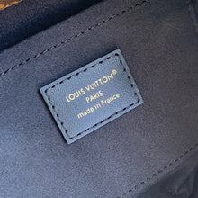 Load image into Gallery viewer, LB1518 LV The Drop PM Hobo / HIGHEST QUALITY VERSION / 28 x 15 x 12 cm
