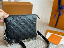 Load image into Gallery viewer, LB1154 Coussin BB / 8.3 x 6.3 x 2.8 inches
