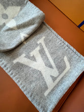 Load image into Gallery viewer, CLTH366 LB Sweet Dreams Scarf / 94.5 x 10.2 inches
