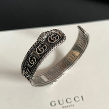 Load image into Gallery viewer, JW718 Silver ring with Double G
