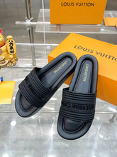 Load image into Gallery viewer, SE1429 LB Women/Men Slippers
