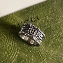 Load image into Gallery viewer, JW717 Bracelet with Double G in Silver
