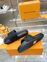 Load image into Gallery viewer, SE1429 LB Women/Men Slippers
