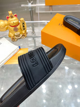 Load image into Gallery viewer, SE1429 LB Women/Men Slippers
