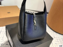 Load image into Gallery viewer, YSK398 le 5 à 7 Supple small/Large in Suede
