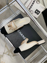 Load image into Gallery viewer, SE1154 CC Slippers / Size4-10
