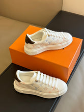 Load image into Gallery viewer, SE1157  LB Time Out Sneaker / Size4-10
