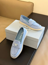 Load image into Gallery viewer, SE1158 PD Suede Leather Loafers / Size5-10
