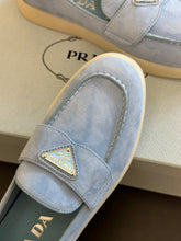 Load image into Gallery viewer, SE1158 PD Suede Leather Loafers / Size5-10
