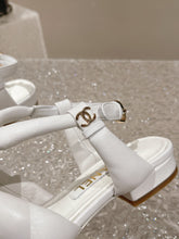 Load image into Gallery viewer, SE1155 CC Sandals / Size4-10
