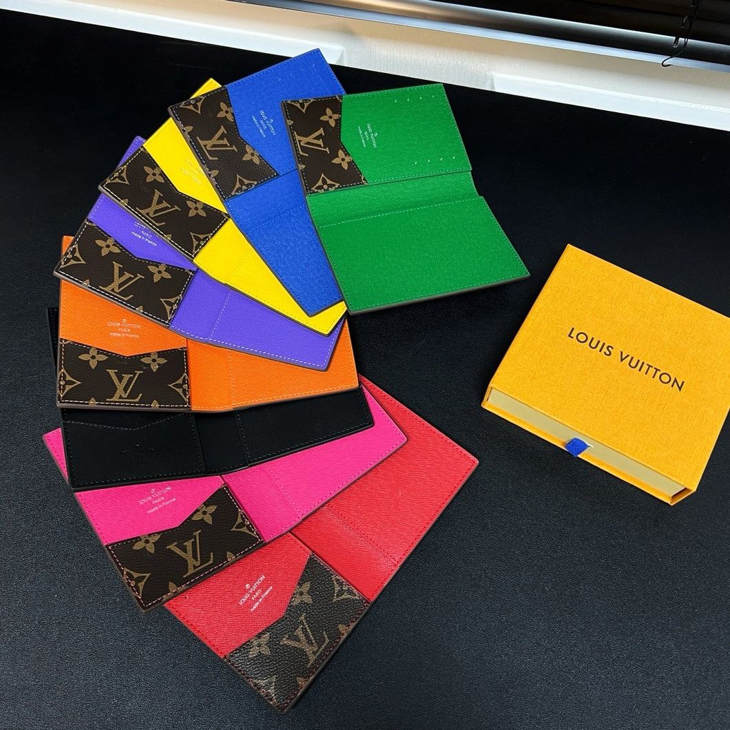 LB969 Passport Cover / 3.9 x 5.5 x 1 inches