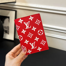 Load image into Gallery viewer, LB970 Passport Cover /  3.9 x 5.5 x 1 inches
