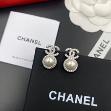 Load image into Gallery viewer, JW752 CC Earrings
