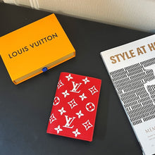 Load image into Gallery viewer, LB970 Passport Cover /  3.9 x 5.5 x 1 inches
