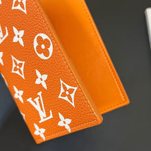 Load image into Gallery viewer, LB970 Passport Cover /  3.9 x 5.5 x 1 inches
